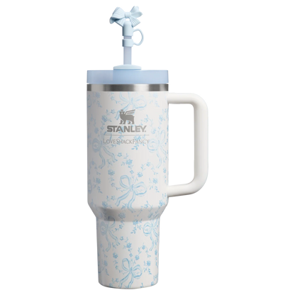 Stanley x LoveShackFancy Holiday Quencher H2.0 – 40 OZ, Coquette Bow Winter Ice